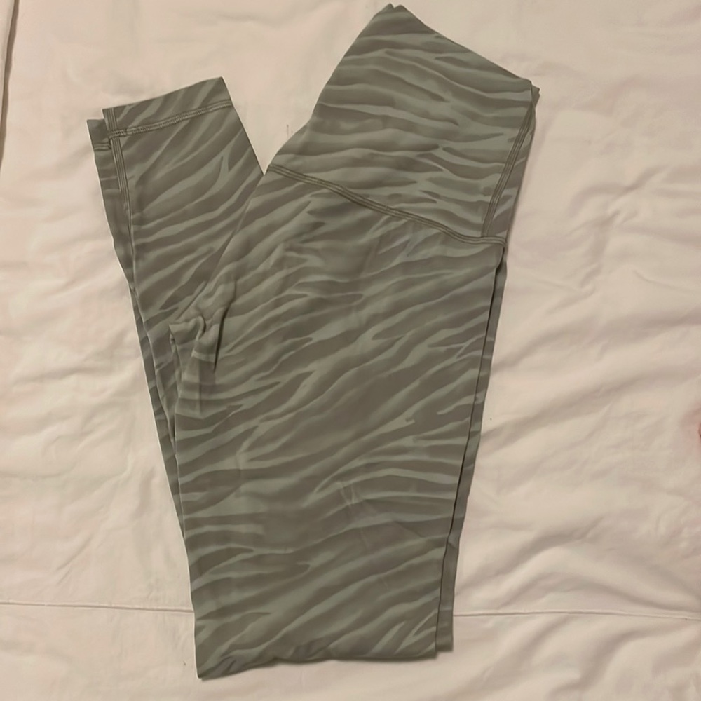 Lululemon leggings green/grey zebra pattern